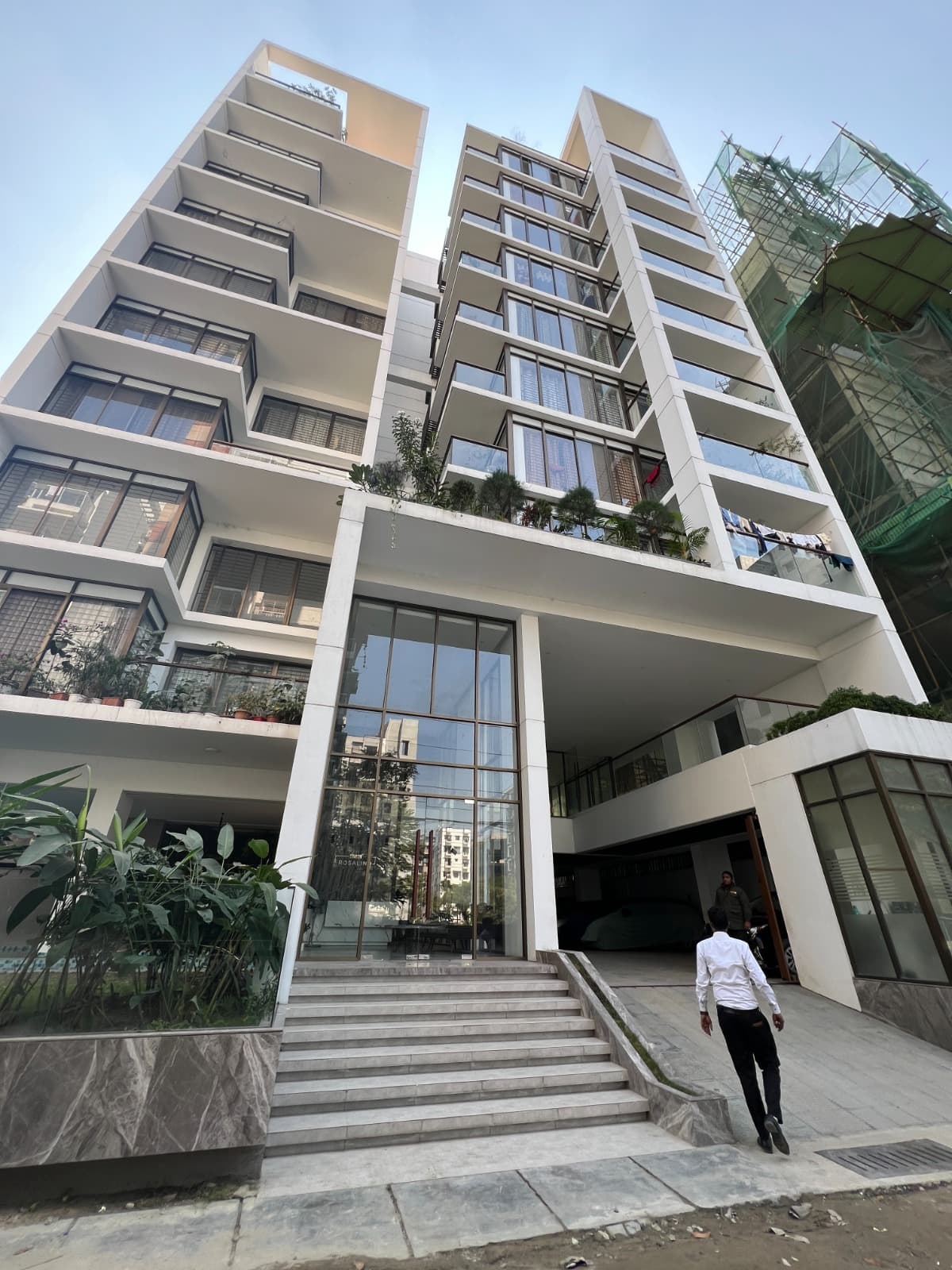 Ready 2,200 sqft 3 Bed Commercial Flat for Sale in Block K, Bashundhara R/A | Lift & Generator